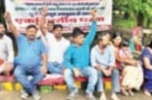 DC office per Teli Sahu MAhaSangathan ne kiya Pradarshan