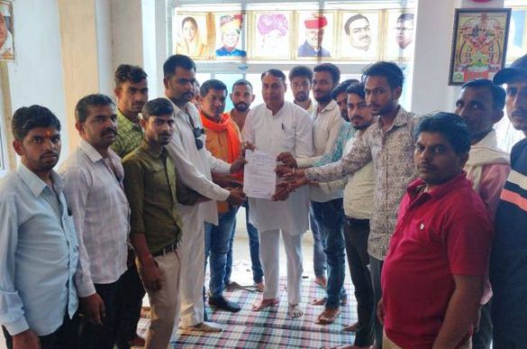 Delegation of youth of Bhilwara Teli Samaj met MLA Meena