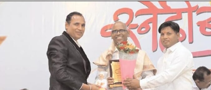 Dr Prashant Sawarkar from Rasulabad Honored with teli Samaj Bhushan Award