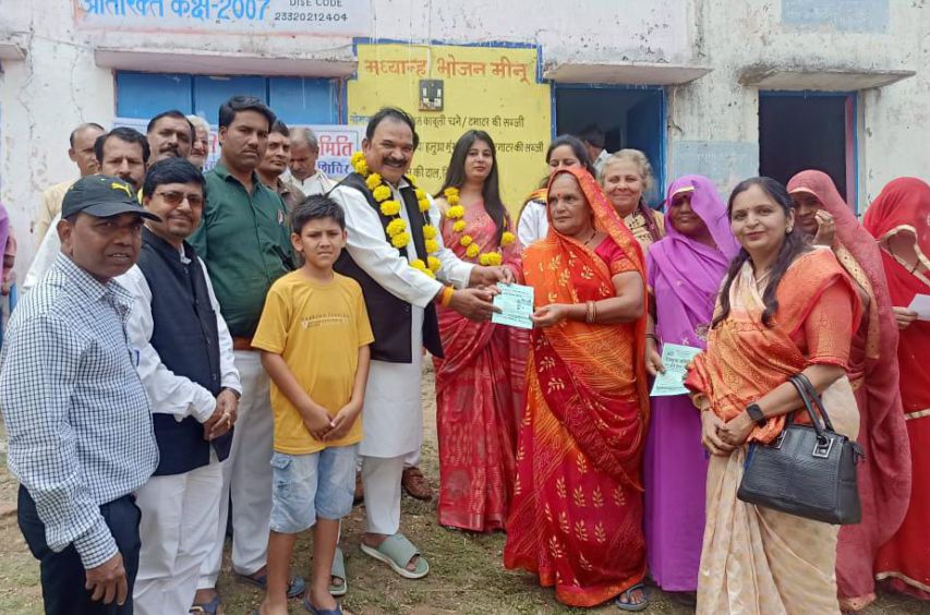 Free medical camp organized by Karmayani Jan Kalyan Samiti