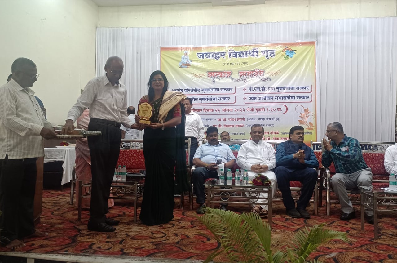 Jawahar Vidyarthi Griha Sanstha gives special honor to meritorious and senior members