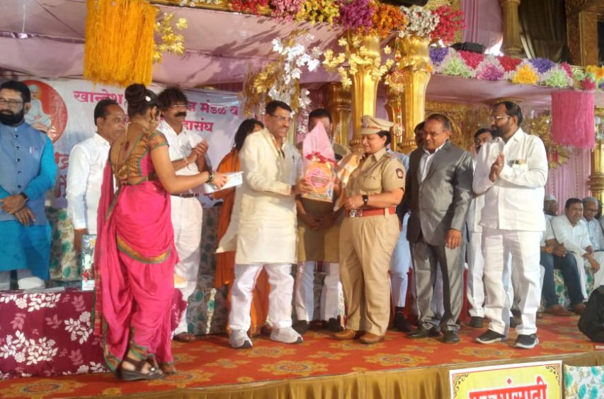 Khandesh teli Samaj Munda va Pradesh Teli mahasangh aayojit Vidyarthi gunahgaro Sohala Sampanna