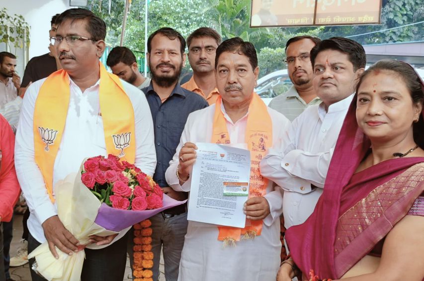Maharashtra Akola MLA candidate Dr Yogesh Sahu welcomed with honor in Bhopal