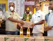 Narayangaon tilvan teli samaj helping people in covid 19