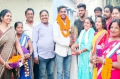 On the announcement of giving OBC reservation the women of Teli Samaj welcomed Rakesh Sahu