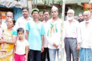 Rakesh Sahu of Tailik Sahu Mahasabha hoisted the tricolor at five places