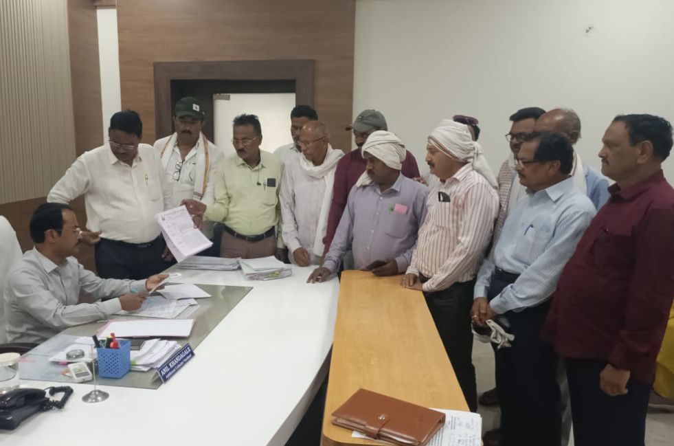 Ramdasji Tadas Denied Entry Start of Manuvad Teli OBC Community Submits Memorandum