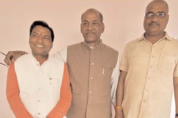 Ravi Karan Sahu Regional President of National Teli Sahu Mahasangh meets Modi for a discussion