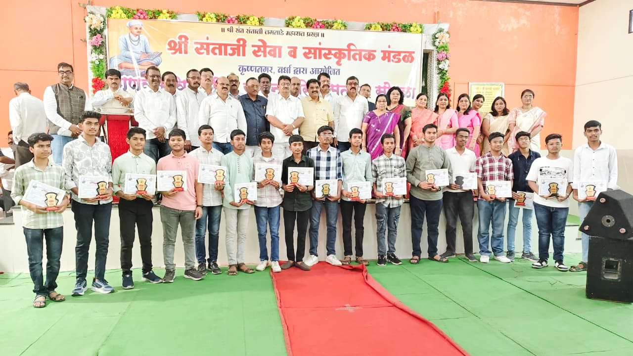 Teli Samajatil Gunvant Vidyarthi Ani Leaders cha Wardha Madhye Satkar