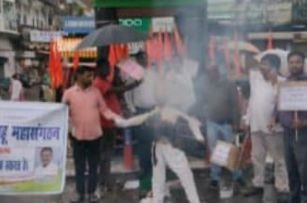 Teli community burnt effigy of BJP in Koderma