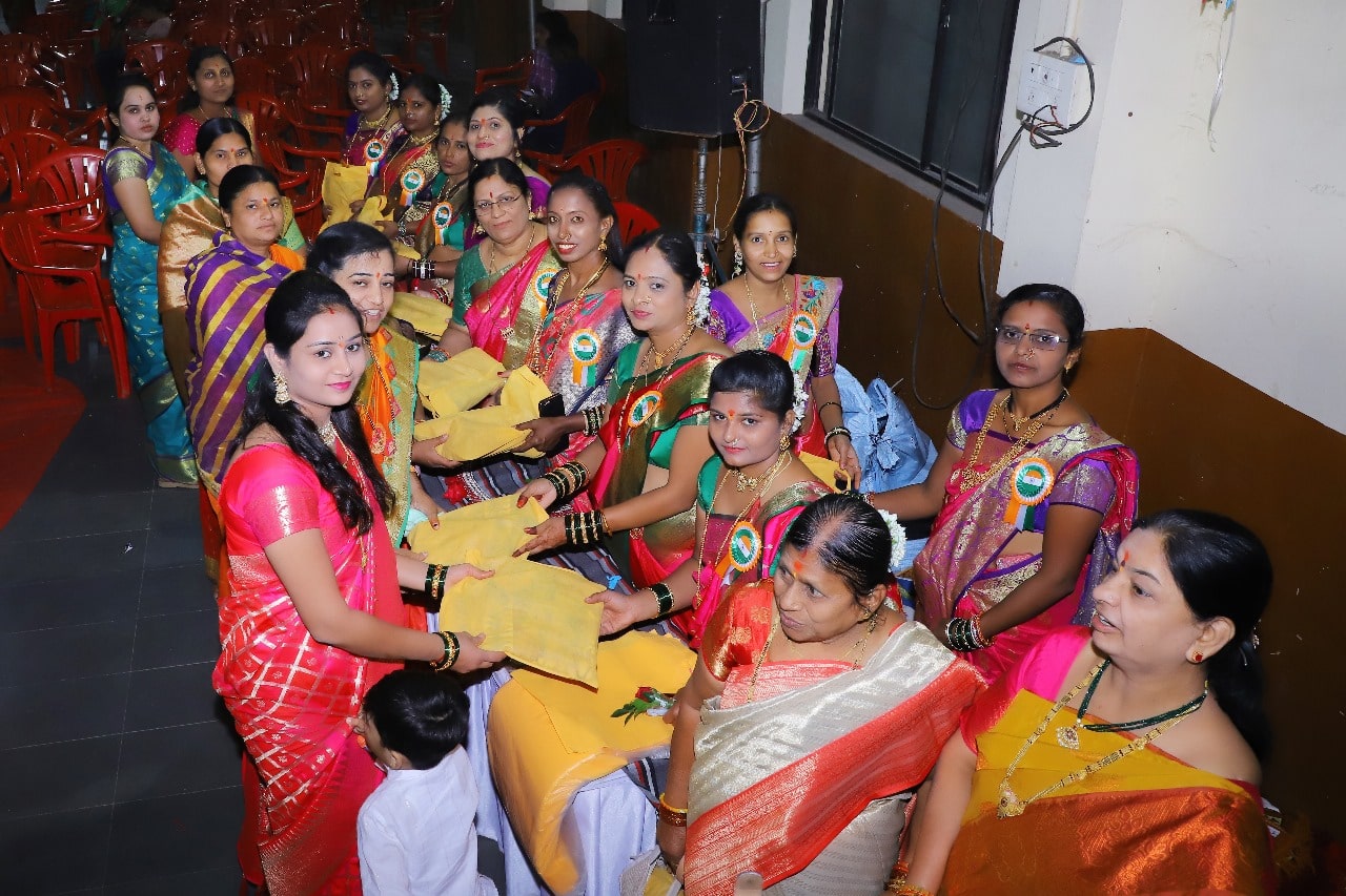 Veershaiv Teli Samaj Latur Mahila Mandal Haldi Kunku Samaranabh - Makar Sankranti