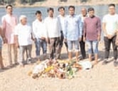 akhil bhartiya tailik sahu mahasabha cleans Mango Chhath Ghat