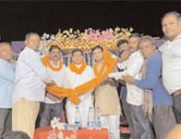 Toshram Sahu First District President Sahu Samaj cordial welcome in village Jhumka of Sarangarh Bilaigarh Toshram Sahu First District President Sahu Samaj cordial welcome in village Jhumka of Sarangarh Bilaigarh