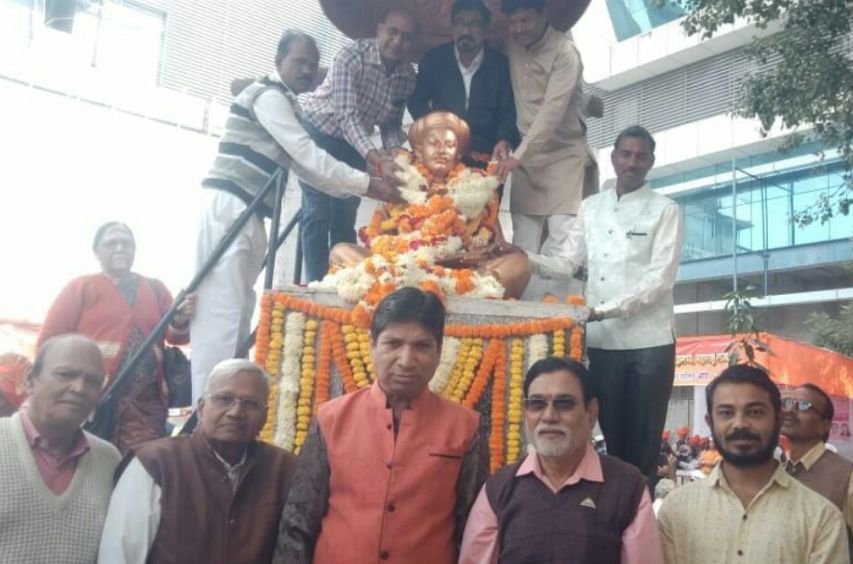 Saint Santaji Jagannade Maharaj Jayanti celebrated with enthusiasm by Akhil Teli Samaj Sanskriti Seva Sanstha and Var Vadhu Suchak Mandal