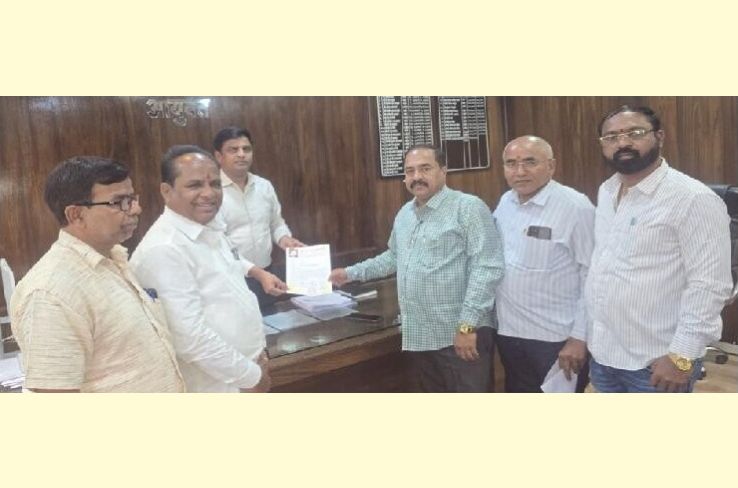 Dhule Teli Samaj Demands Cleaning & Road Repair at Guru Shishya Smarak Before Santaji Jayant Dhule Teli Samaj Demands Cleaning & Road Repair at Guru Shishya Smarak Before Santaji Jayant