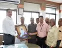 Teli Samaj Pimpri-Chinchwad gives snataji maharaj Images to government office of Pimpri-Chinchwad