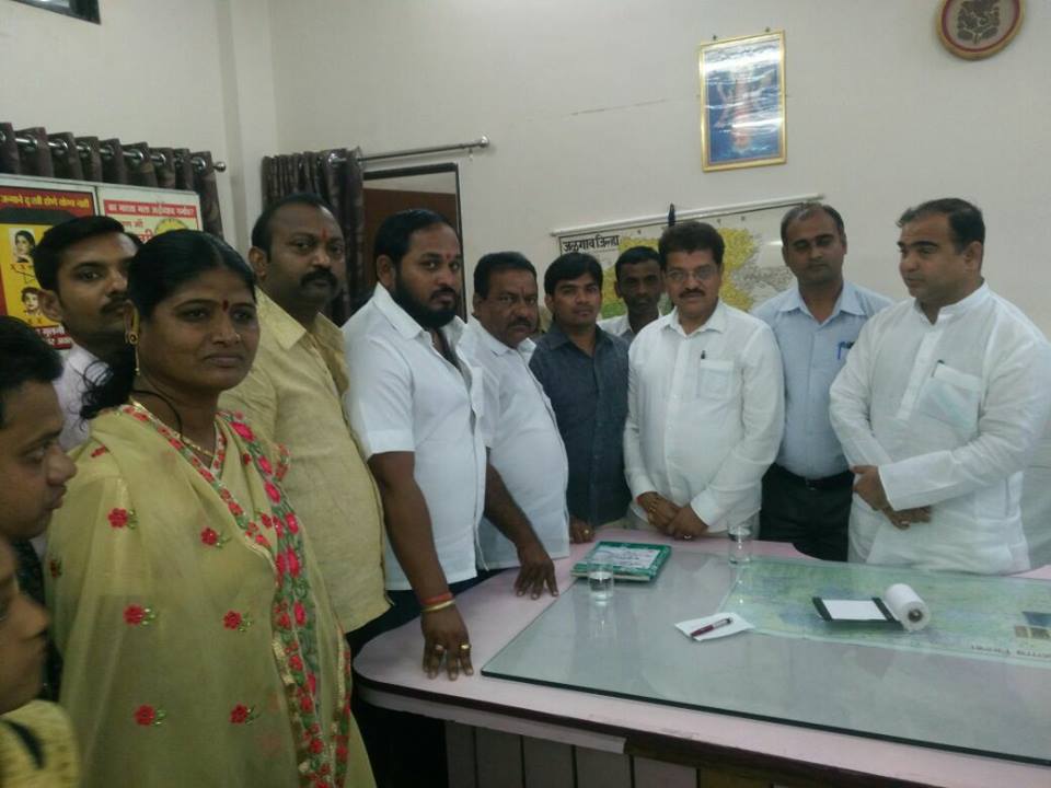 Sindkheda Teli Samaj Dondaicha meeting with maharashtra ministers for Victim justice