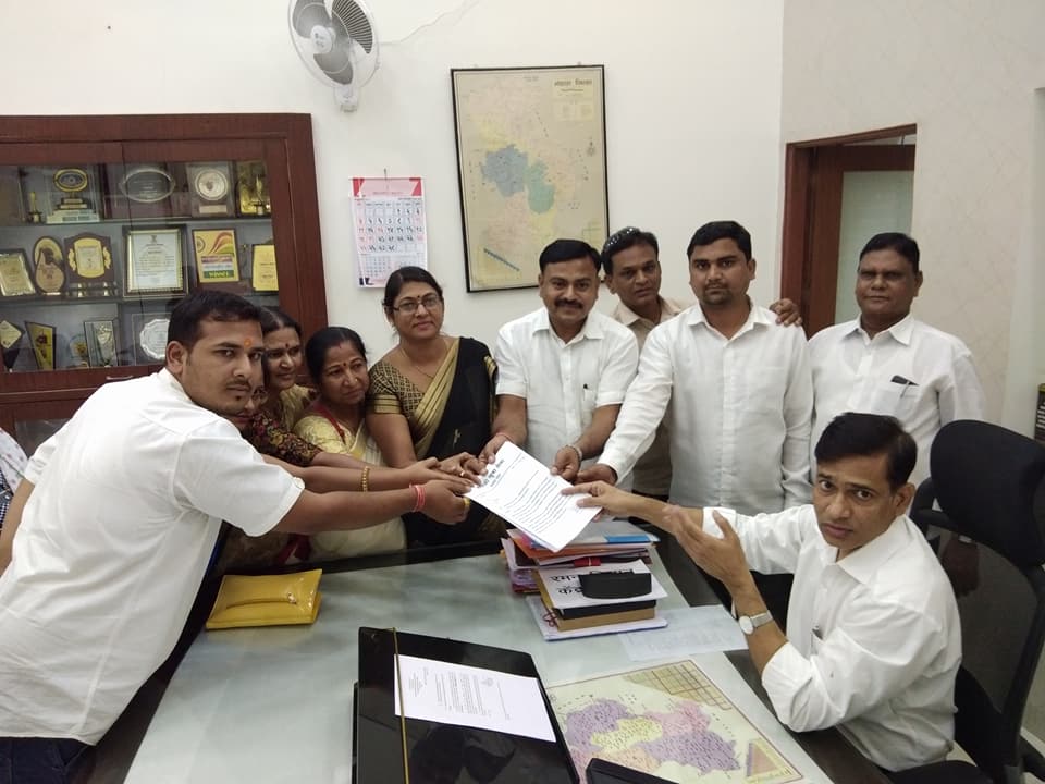 Teli Samaj Bhandara gives Protest Request to Collector for Dondaicha rape victim