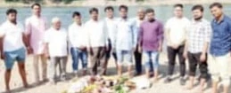 Dist akhil bhartiya tailik sahu mahasabha cleans Mango Chhath Ghat