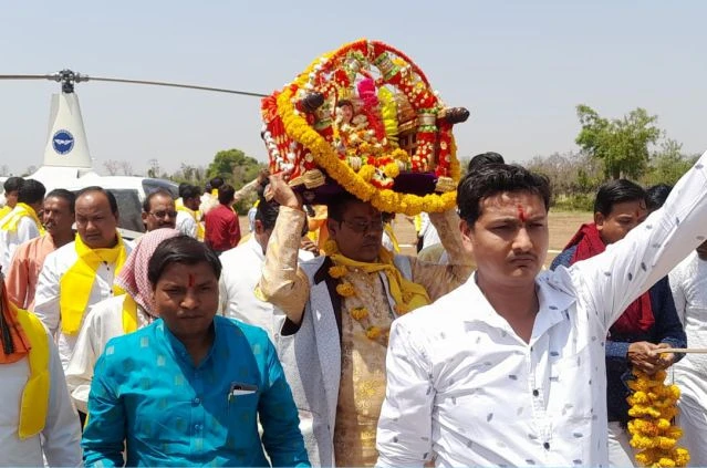 Jabalpur Sahu Samaj maa Karma Devi palki by helicopter 