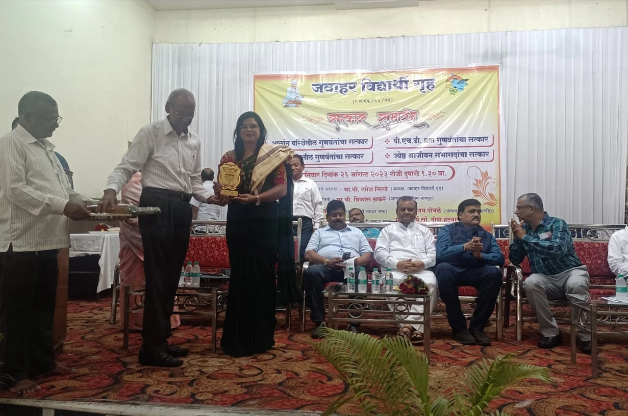 Jawahar Vidyarthi Griha Sanstha gives special honor to meritorious and senior members