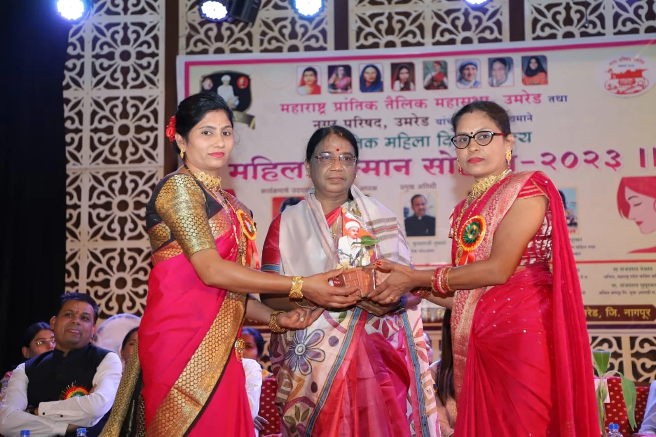 Maharashtra prantik tailik Mahasabha Umred jagtik Mahila Din