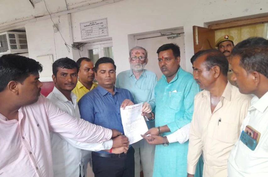 Teli Samajs Outrage Against MP Ramashankar Rajbhar