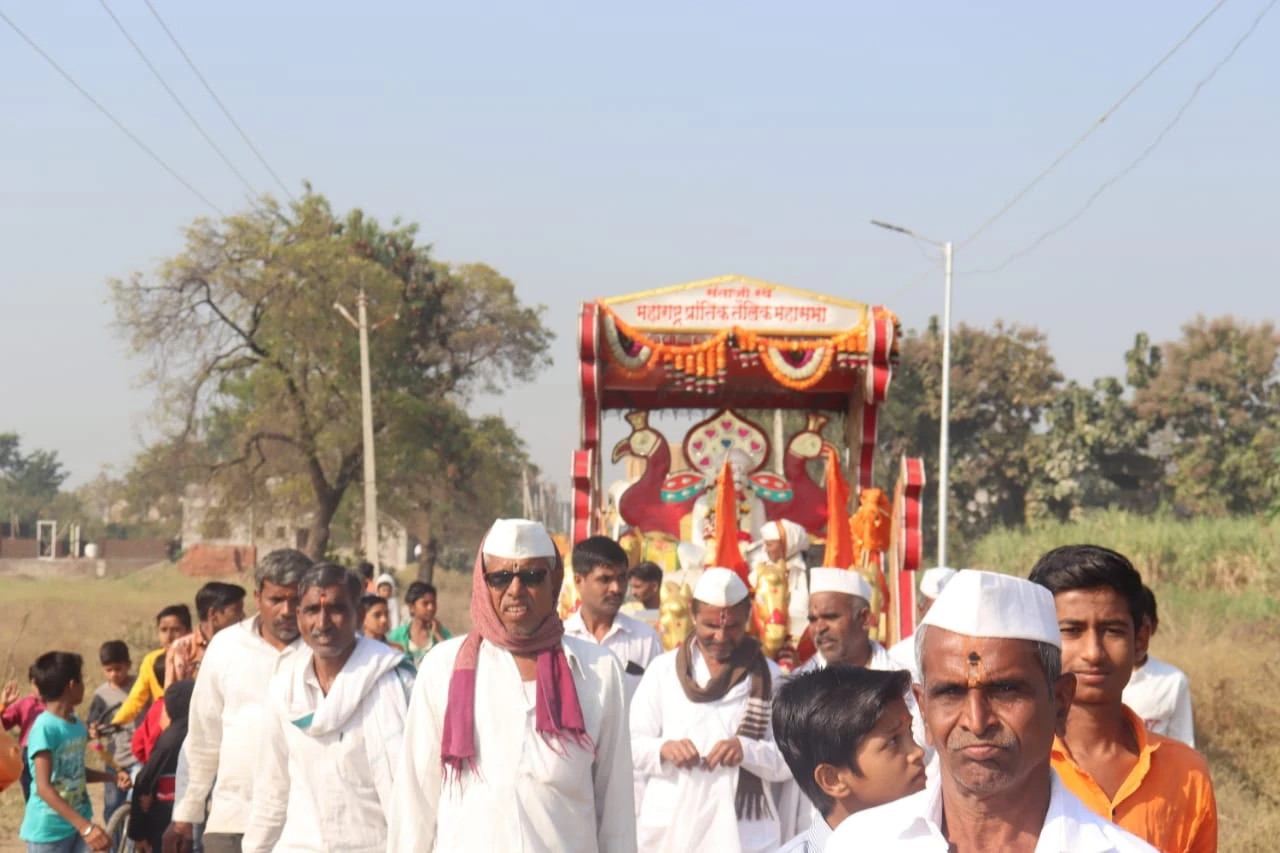 grand welcome of Sant Shri Santaji Maharaj Rath Yatra in Erandeshwar Parbhani