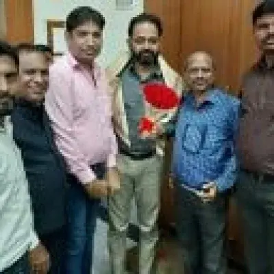 अखिल तेली समाज सांस्कृतिक सेवा संस्थेच्या वतीने नागपूर जिल्हाधिकारी डॉ. विपिनजी इटनकर यांचा सत्कार