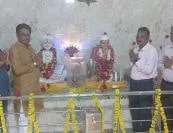  यवतमाळ तेली समाजा वतीने श्री संताजी जगनाडे महाराज यांच्या मूर्तीची प्रतिष्ठापना संपन्‍न