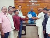 माजी मंत्री जयदत्त क्षीरसागरांच्या घरावर हल्ला करणाऱ्यांवर कारवाई व्हावी, तेली समाजाचे तहसीलदारांना निवेदन