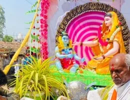 बाड़ी भव्य शोभायात्रा निकालकर मनाई माँ कर्मा जयंती.