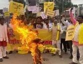 राष्ट्रीय तेली साहू महासंगठन के तत्वावधान में हेमंत सरकार का पुतला दहन