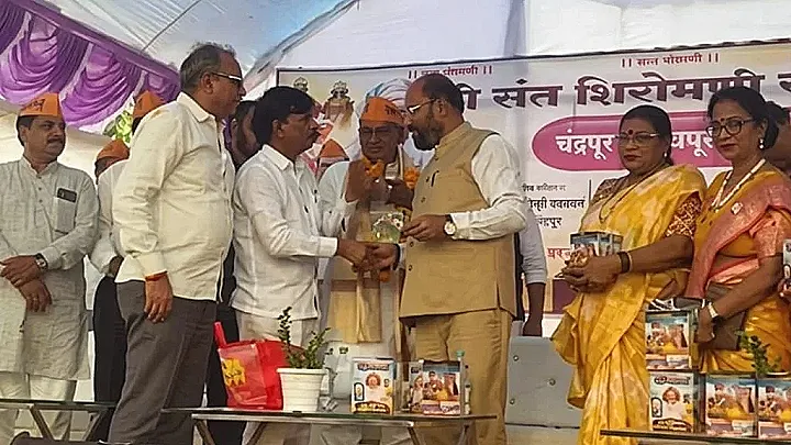 तेली समाज महासंघातर्फे चंद्रपूर - अल्लीपुर - पंढरपूर पायदळ पालखीचे उत्साहात प्रस्थान