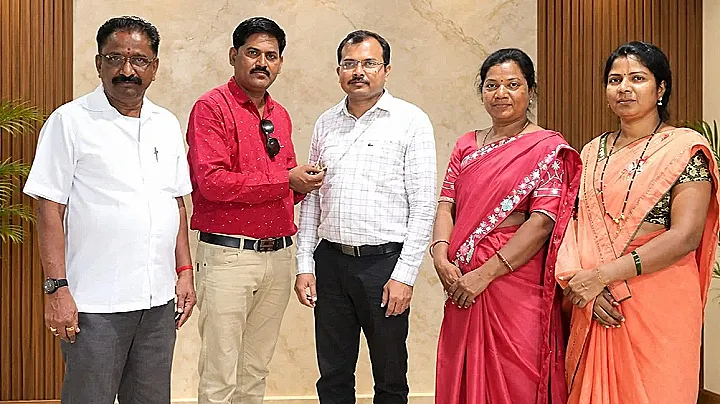 समाजसेवेचा आदर्श: पुण्याहून येऊन मेळावा यशस्वी करणाऱ्या सिद्धांत हिंगे यांचा विशेष सत्कार
