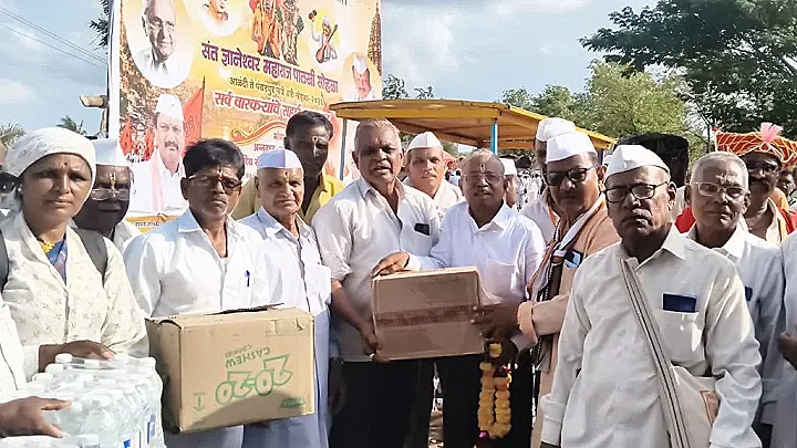 संताजी महाराज पालखीसोबत चालणे... एक आनंद सोहळा..!