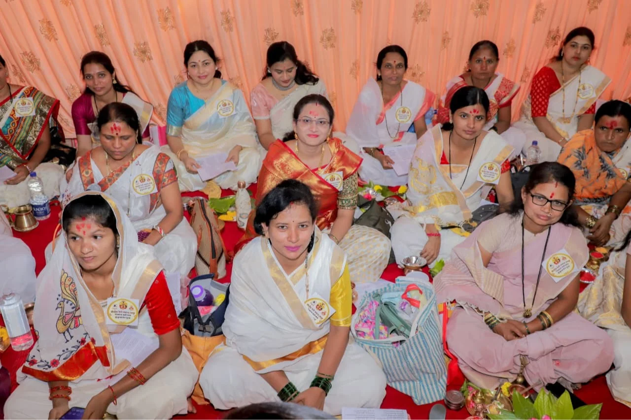 Latur Yetha Veerashaiva Teli Samaj Mahila Samiti Tarfe Navratra Nimitt Kumkumarchan Puja Utsahat Sampann