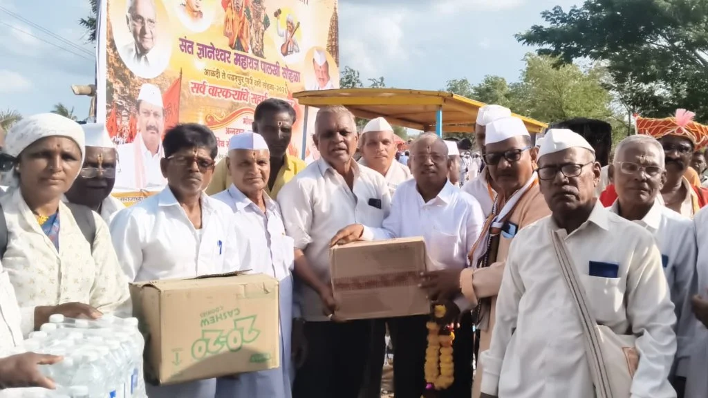 Sataryat Sant Jaganade Maharaj Palkhiche Bhaktimay Swagat
